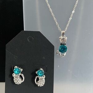 New- Adorable “Cat” earring and necklace fashion set